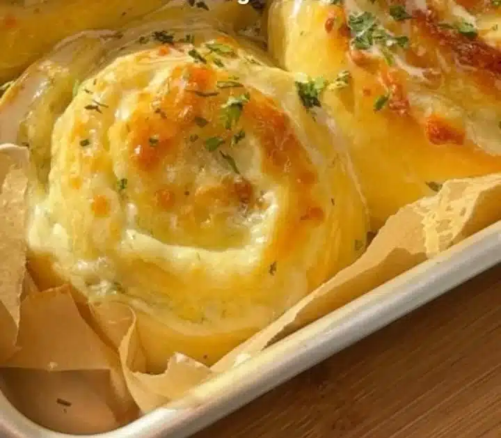 Buttery Cheese Garlic Rolls, Everyone Will Love Them!