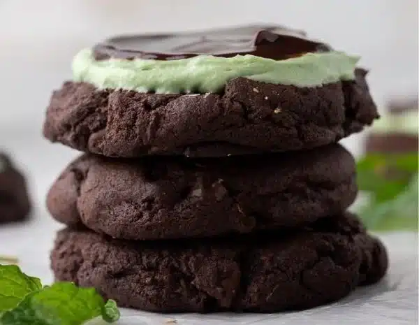 Mint brownie cookies - Crumbl inspired