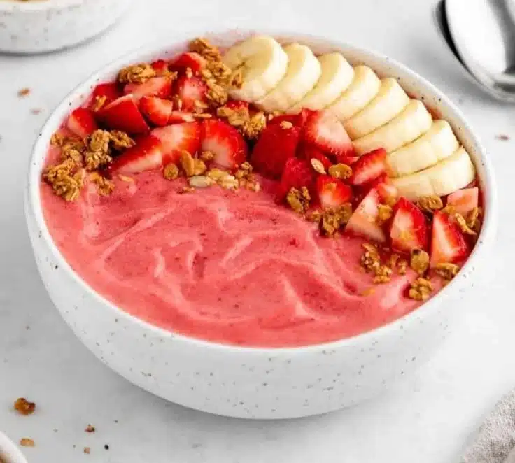 Strawberry Banana Smoothie Bowl